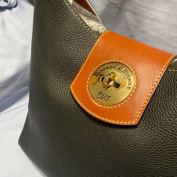 EUC Dooney & Bourke Pebble Grain Lg Black 30 Sac Hobo Shoulder Bag - Picture 4 of 12